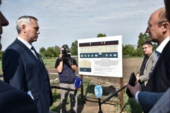 Губернатор поручил ускорить строительство социальных объектов Кочковского района